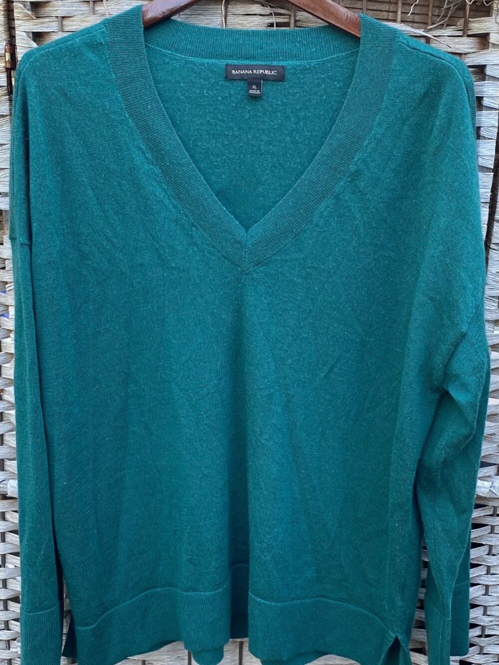 Banana Republic Women's Merino Wool Teal Green Vneck Sweater Long Sleeve